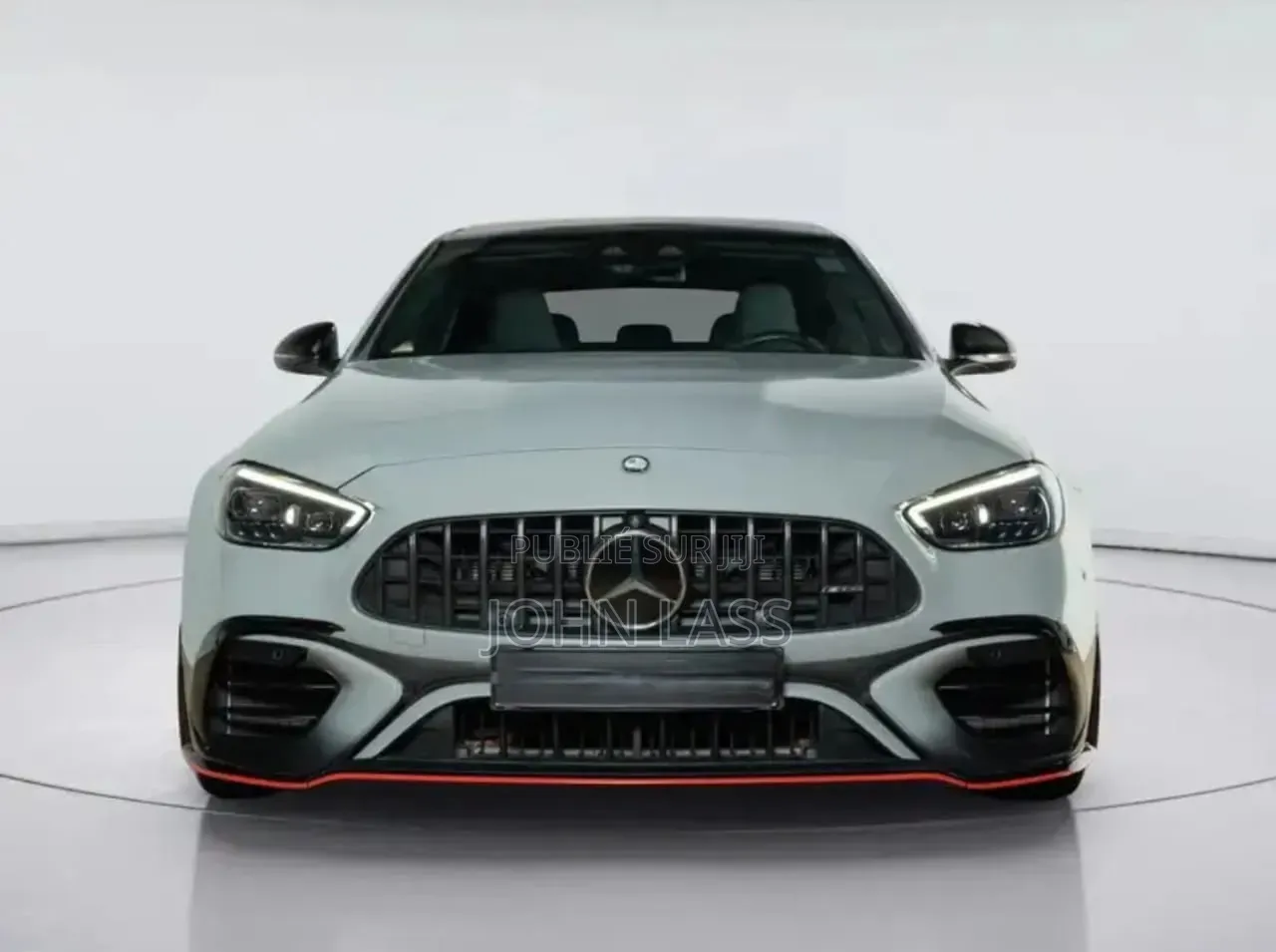 Mercedes-Benz C63 2025 Gris