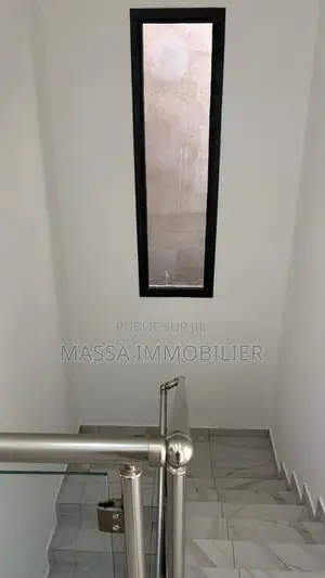 7chbre Duplex dans Massa Immobilier, Cocody à Louer