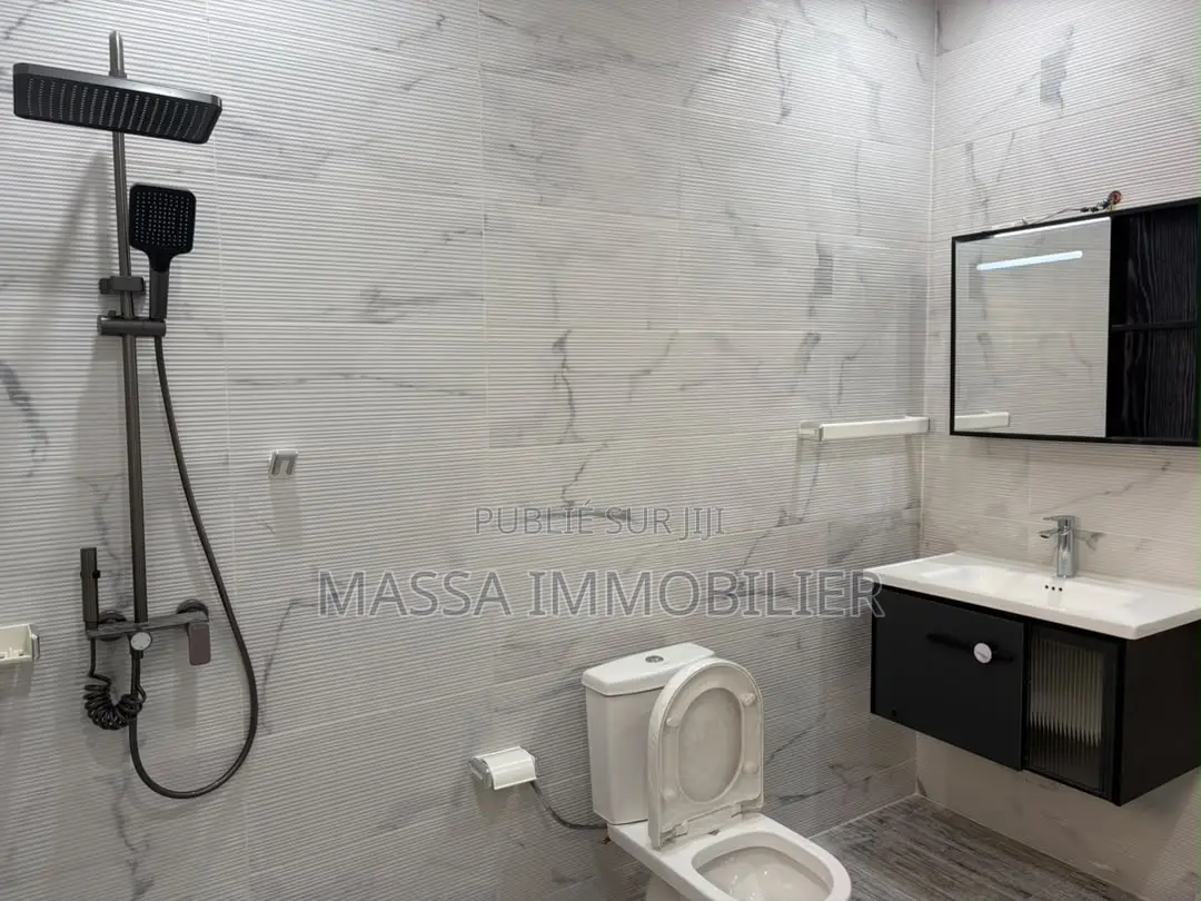 7chbre Duplex dans Massa Immobilier, Cocody à Louer