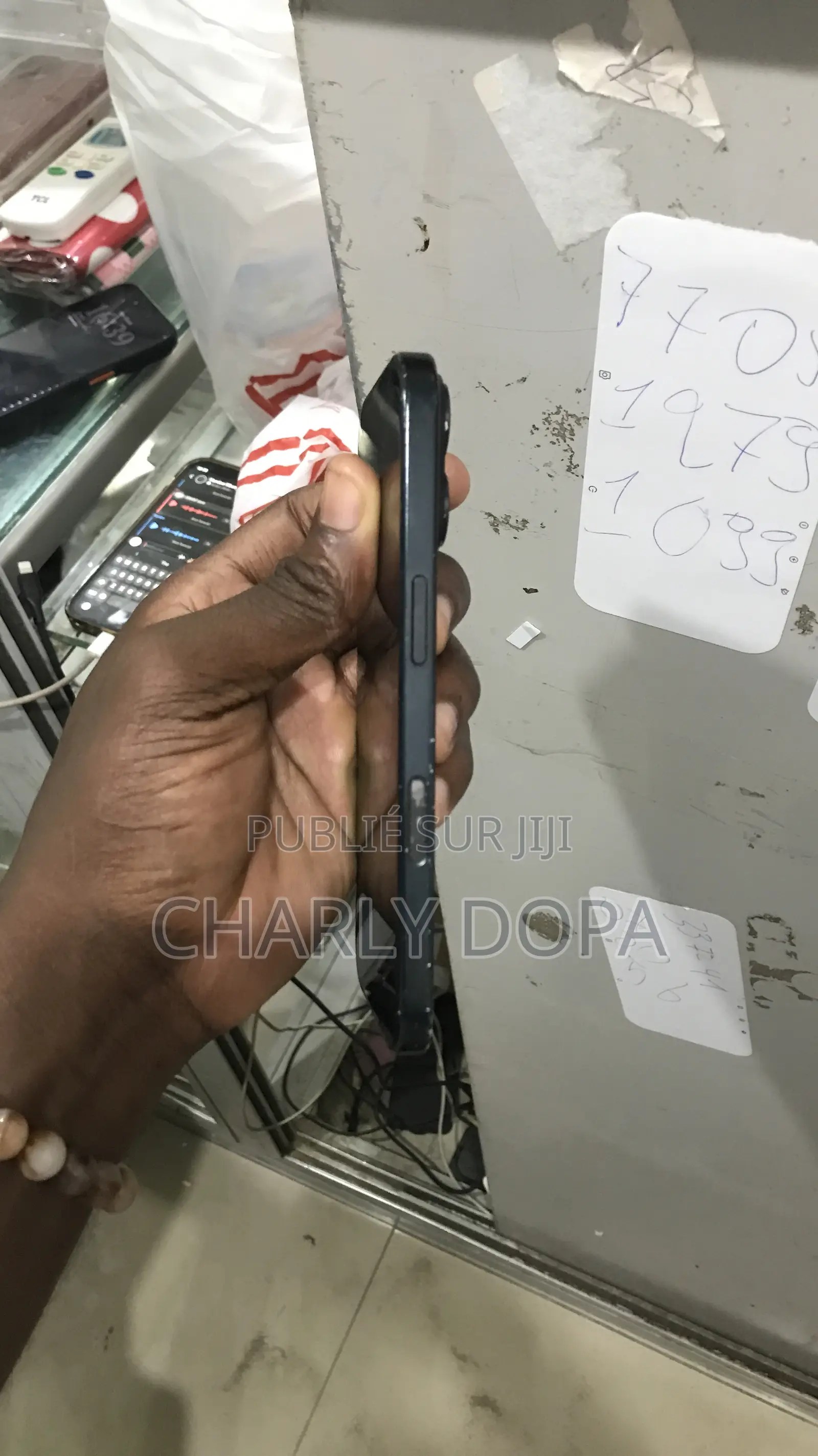 Apple iPhone 16 128 GB Noir