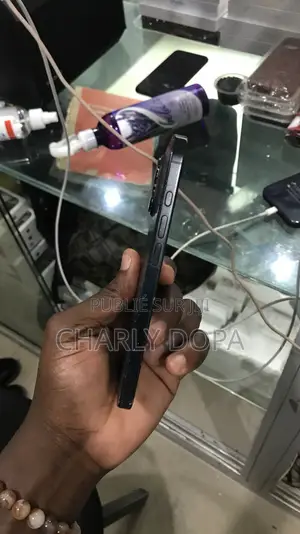 Apple iPhone 16 128 GB Noir