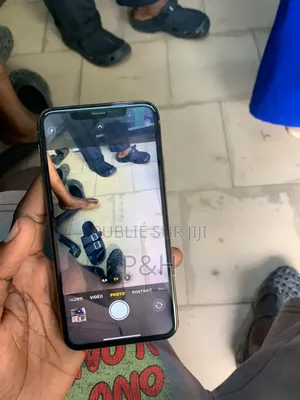 Apple iPhone 11 Pro Max 64 GB Argenté