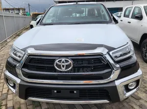Nouveau Toyota Hilux 2025 Noir
