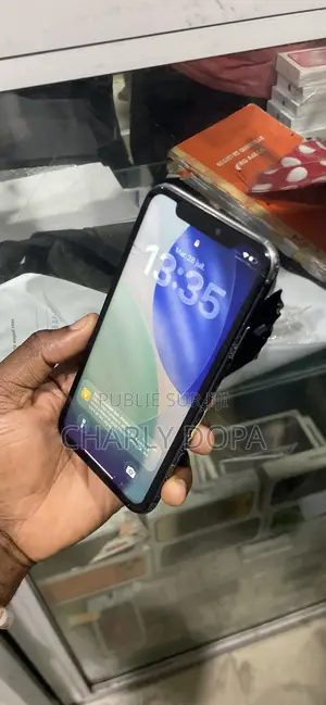 Apple iPhone 11 64 GB Noir