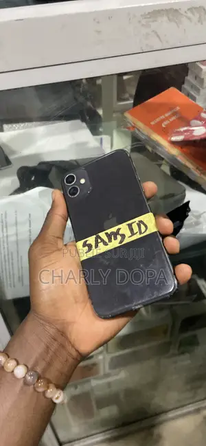 Apple iPhone 11 64 GB Noir