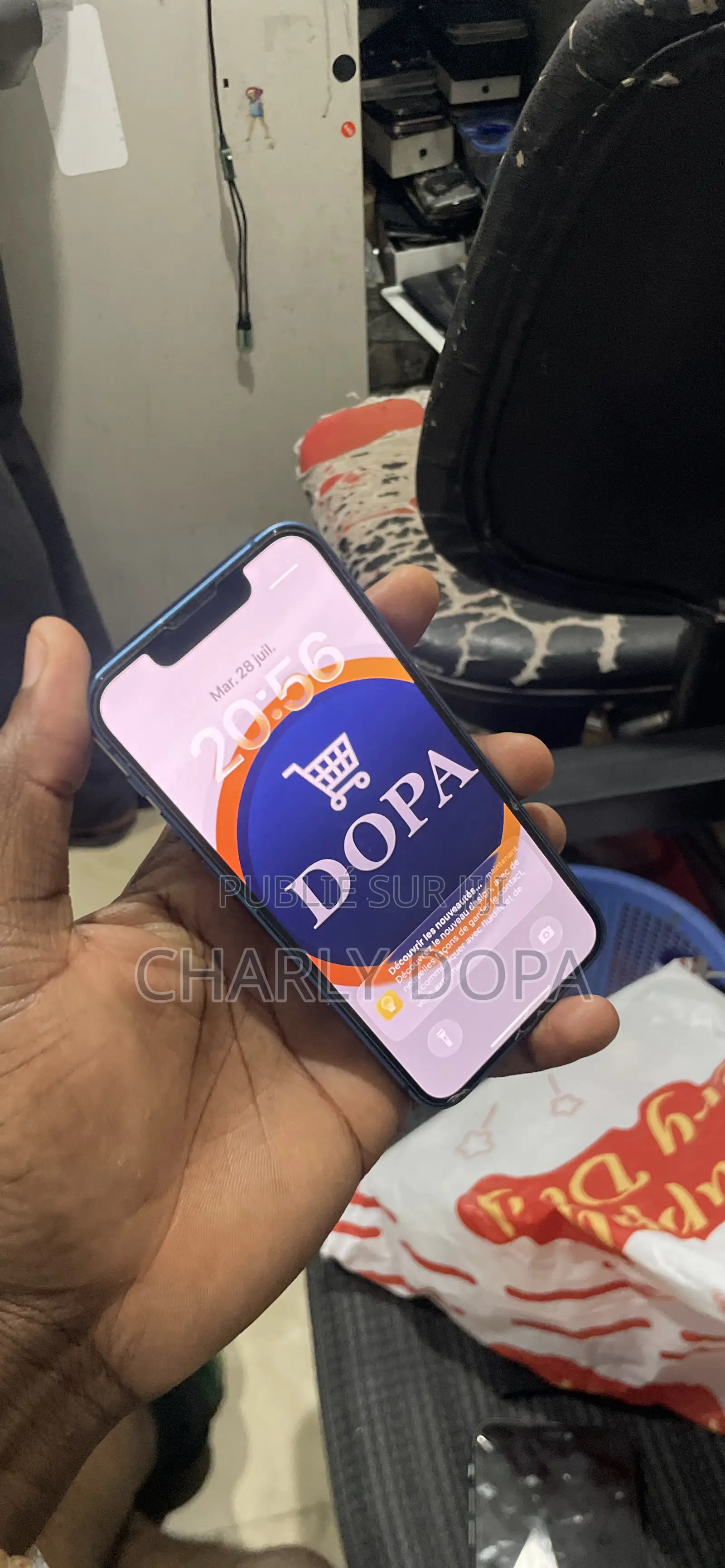 Apple iPhone 11 128 GB Bleu