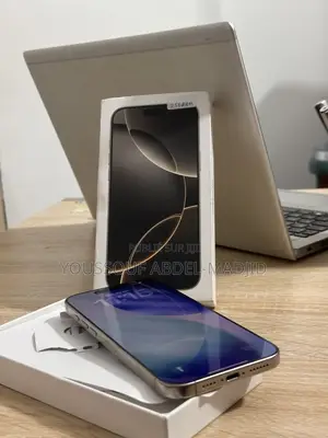 Nouveau Apple iPhone 16 Pro Max 256 GB Gris