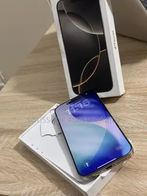 Nouveau Apple iPhone 16 Pro Max 256 GB Gris