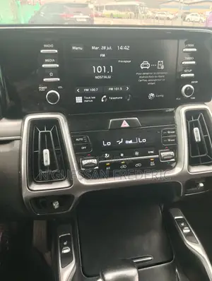 Kia Sorento LX 2022 Gris