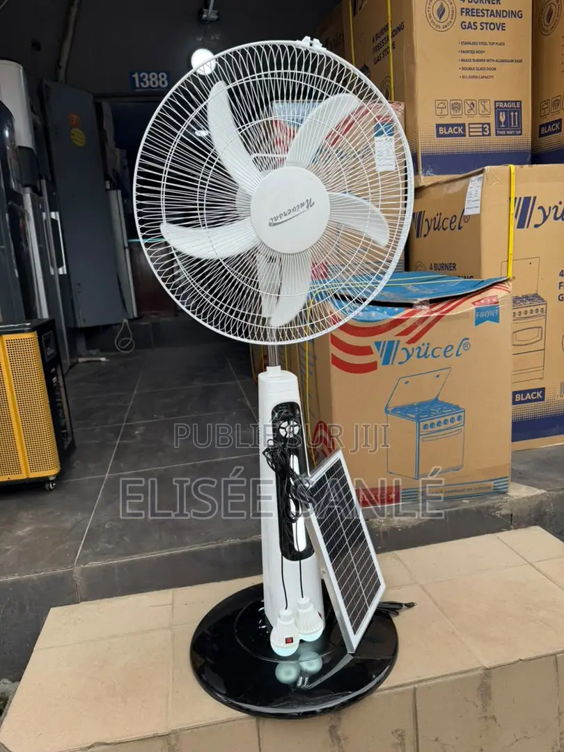 Ventilateur Rechargeable - Panneaux Solaires - 2 Ampoules 12V - 18"