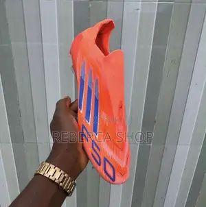 Chaussures Paires De Crampons Adidas