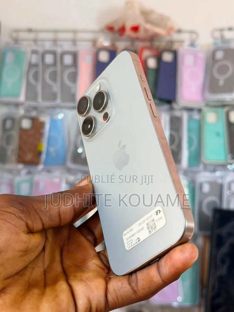 Nouveau Apple iPhone 15 Plus 128 GB Doré
