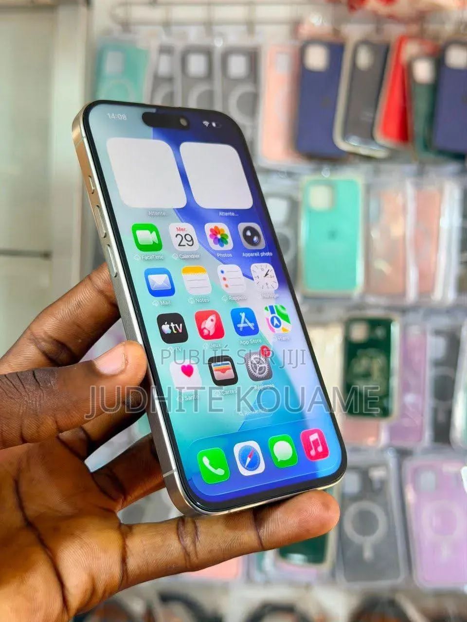 Nouveau Apple iPhone 15 Plus 128 GB Doré