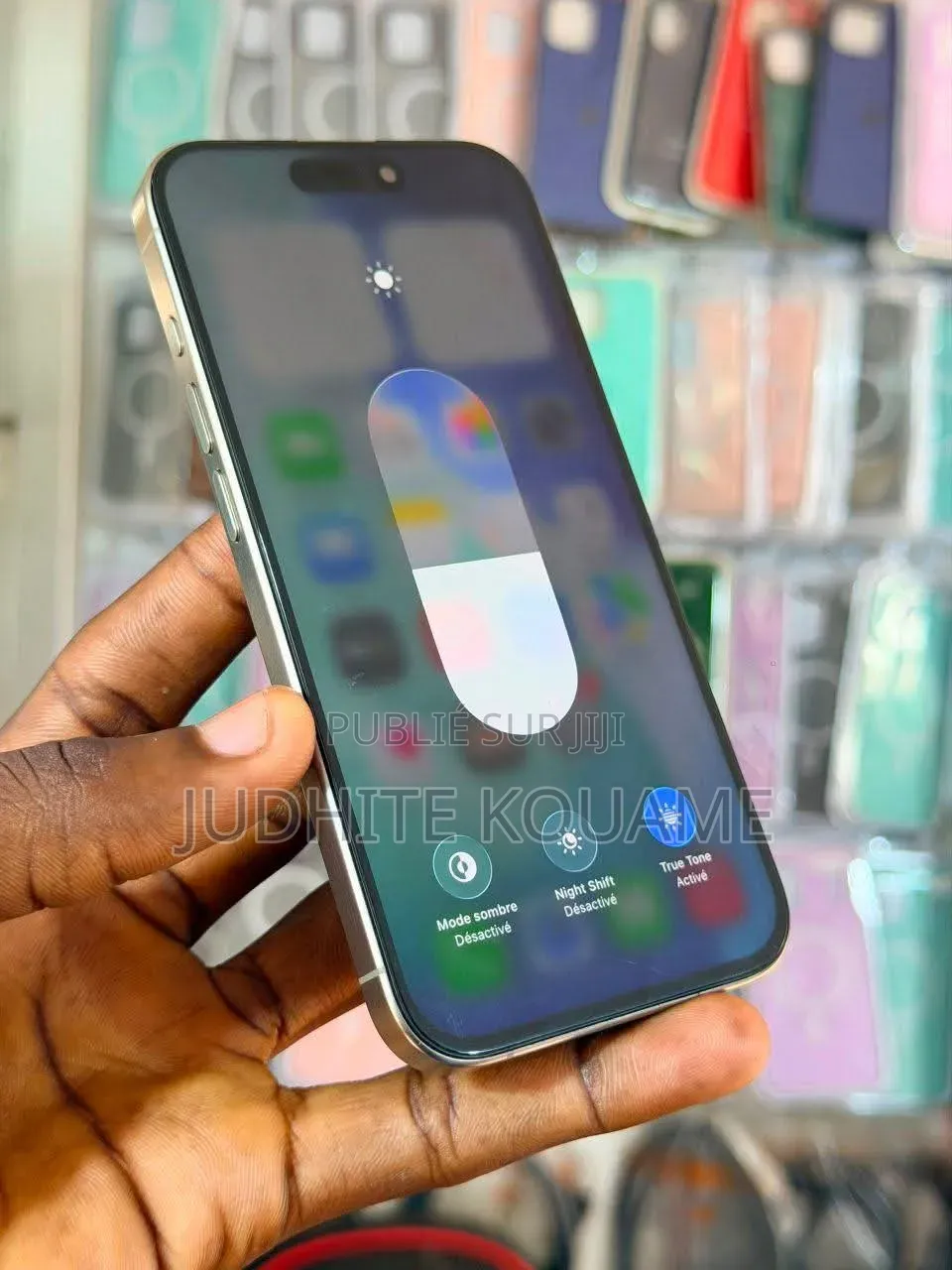 Nouveau Apple iPhone 15 Plus 128 GB Doré