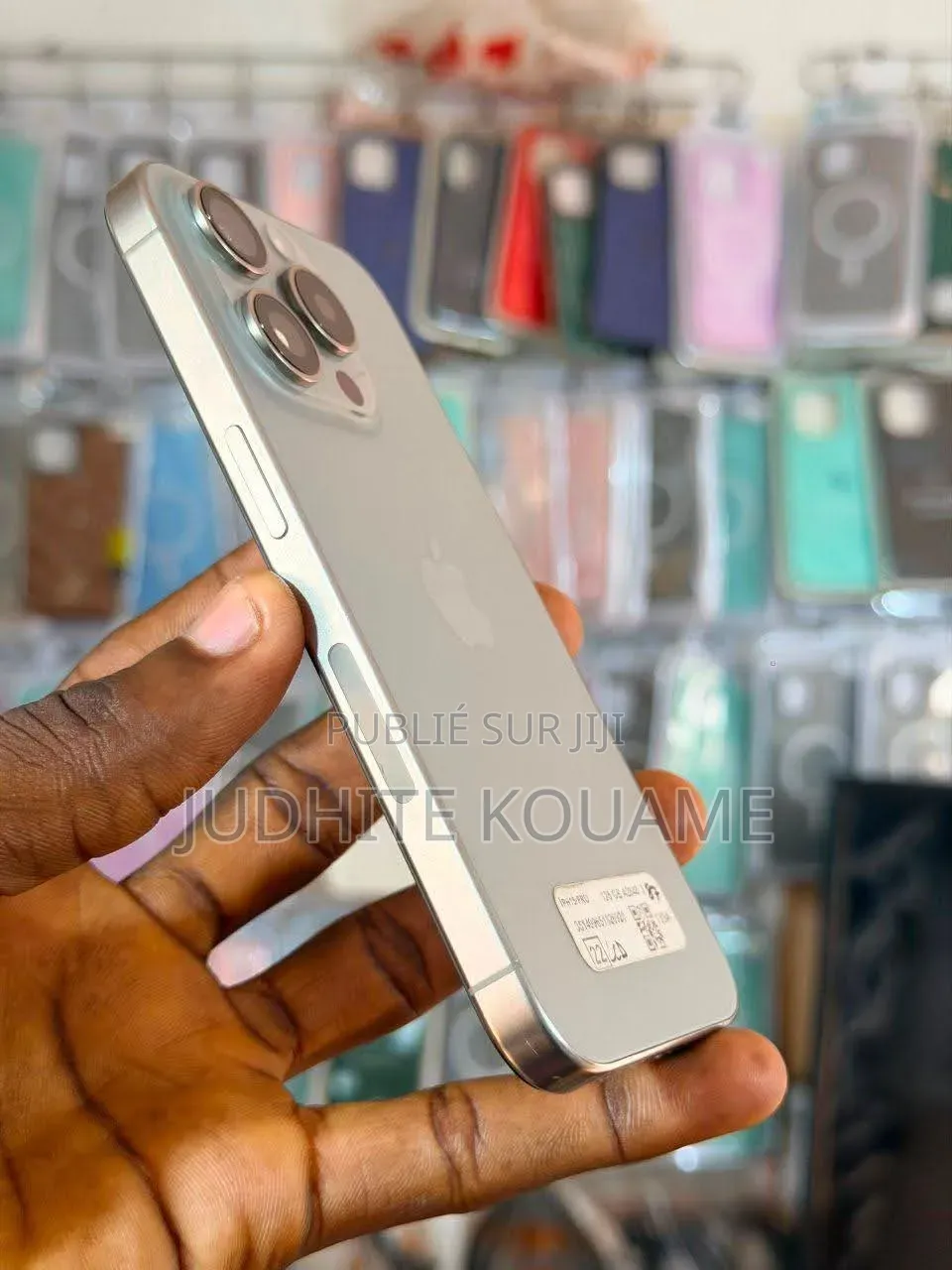 Nouveau Apple iPhone 15 Plus 128 GB Doré