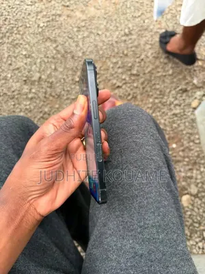 Nouveau Apple iPhone 16 128 GB Noir