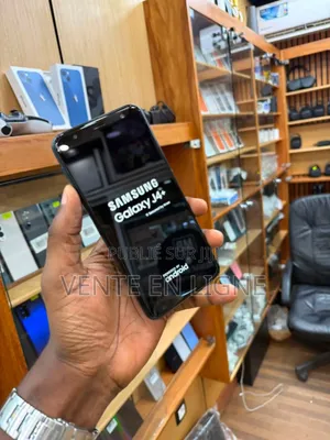 Nouveau Samsung Galaxy J4 32 GB Autre