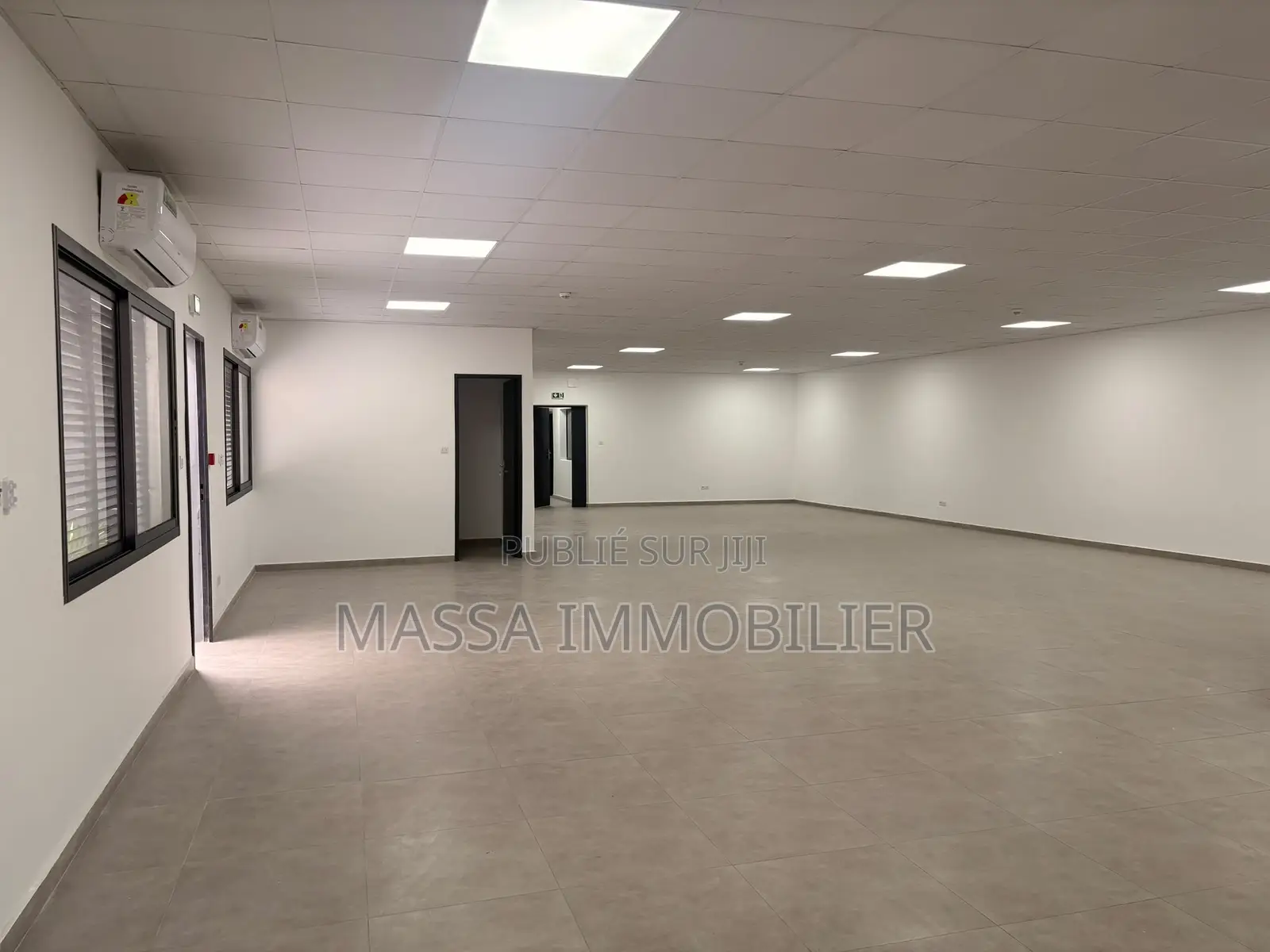 Location De Bureaux 777 M2 À MARCORY Zone 4