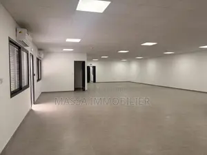 Location De Bureaux 777 M2 À MARCORY Zone 4