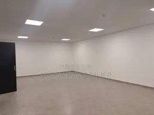 Location De Bureaux 777 M2 À MARCORY Zone 4