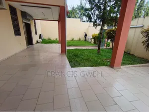 4chbre Duplex dans Francis Gweh, Cocody à Louer