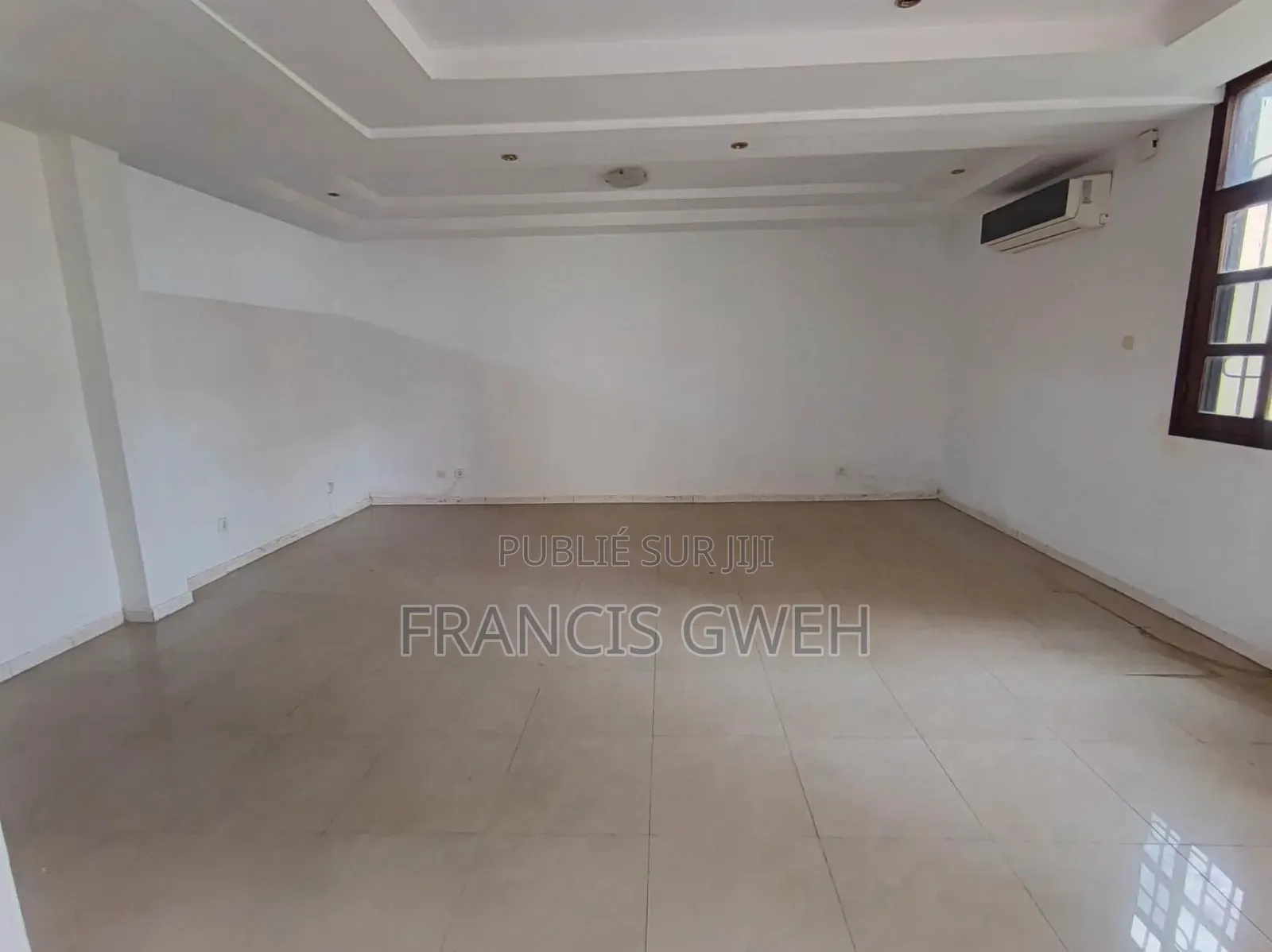 4chbre Duplex dans Francis Gweh, Cocody à Louer