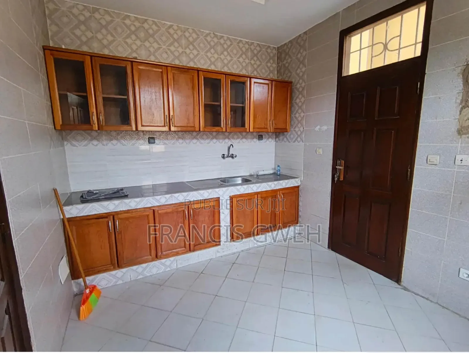 4chbre Duplex dans Francis Gweh, Cocody à Louer