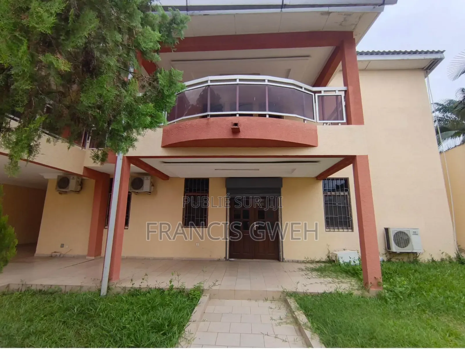 4chbre Duplex dans Francis Gweh, Cocody à Louer