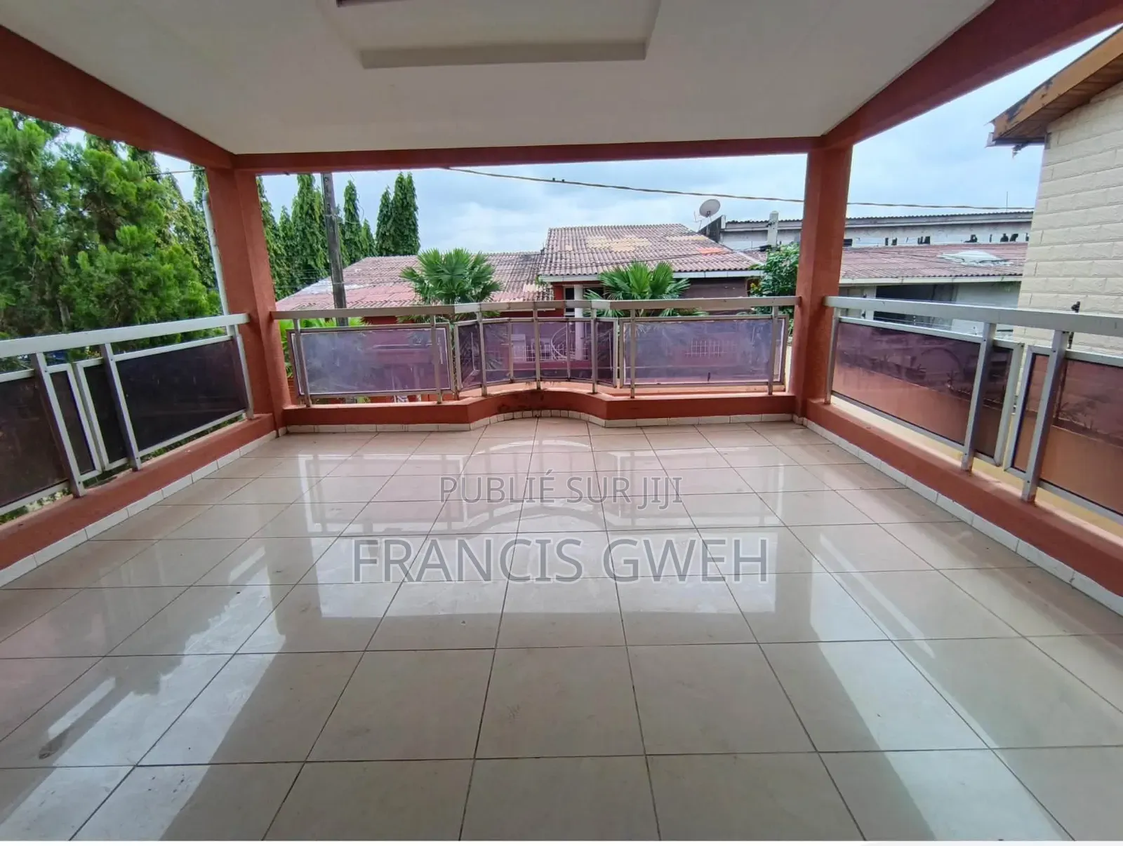 4chbre Duplex dans Francis Gweh, Cocody à Louer