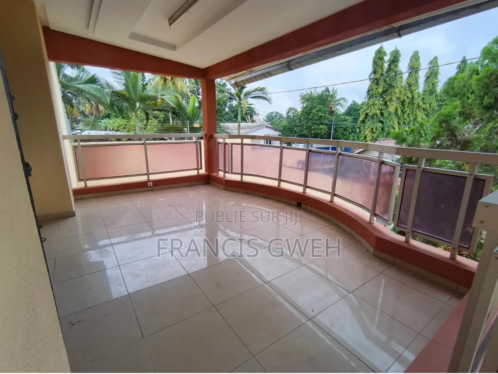 4chbre Duplex dans Francis Gweh, Cocody à Louer