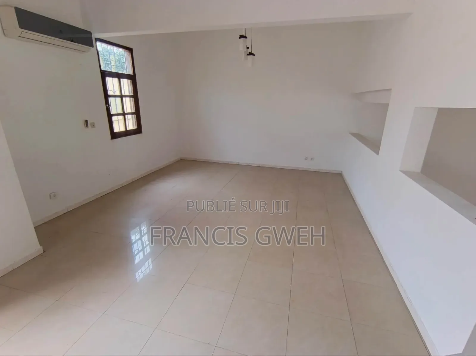 4chbre Duplex dans Francis Gweh, Cocody à Louer