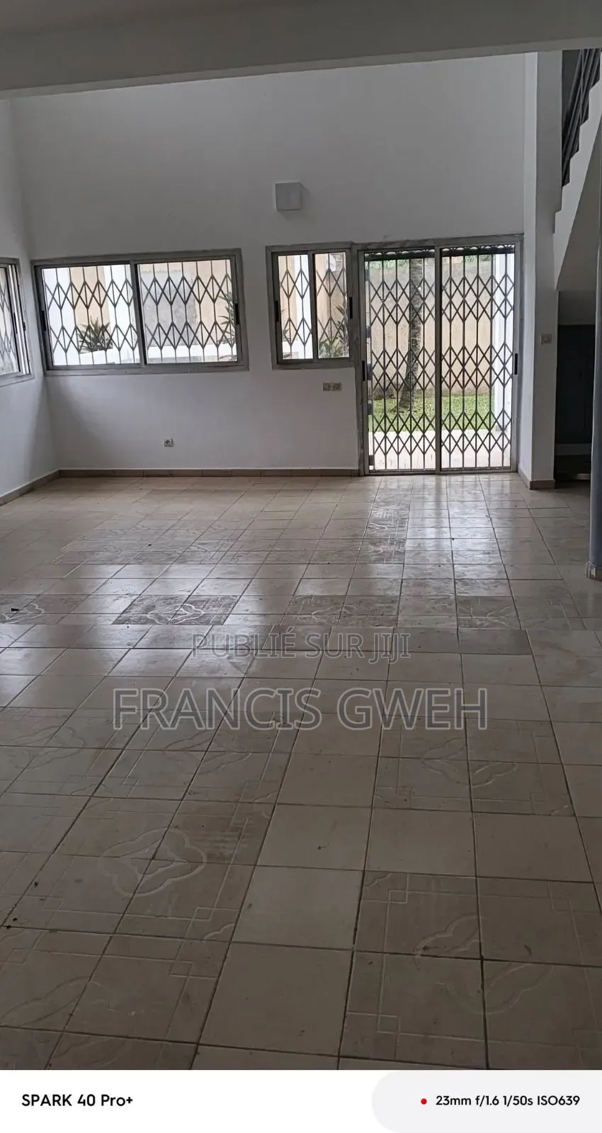 6chbre Duplex dans Francis Gweh, Cocody à Louer
