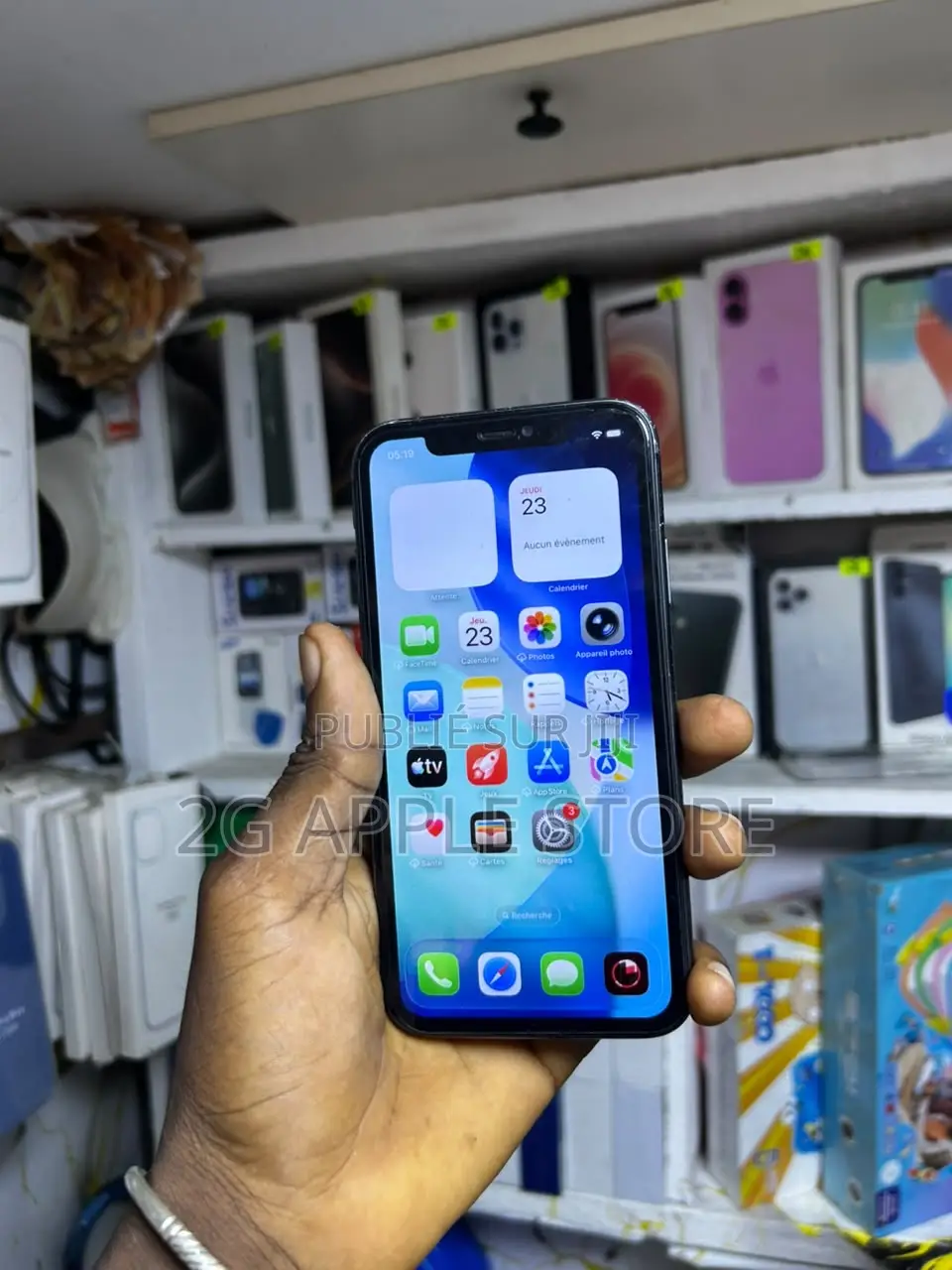 Nouveau Apple iPhone 11 64 GB Noir