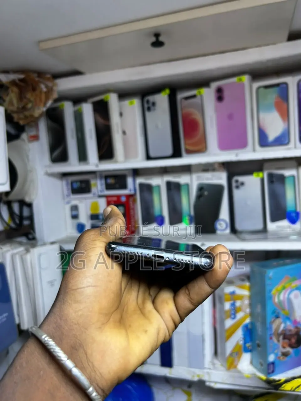 Nouveau Apple iPhone 11 64 GB Noir