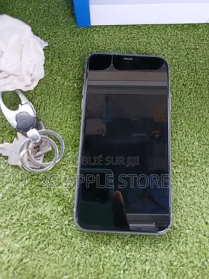 Nouveau Apple iPhone 11 64 GB Noir