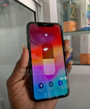Nouveau Apple iPhone XR 128 GB Rouge