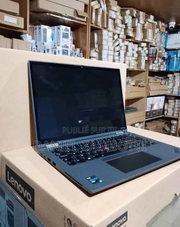 Nouveau HP EliteBook 840 G3 16GB Intel Core i5 eMMC 512GB