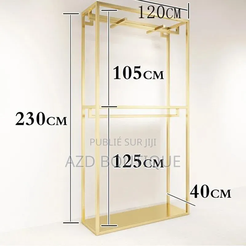 Porte-Vêtements Doré Présentoir Luxe Pour Vêtements Et Accessoires