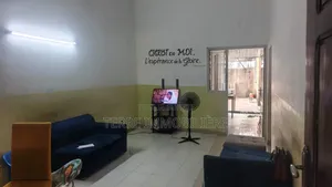 3chbre Villa dans La Terre Immobilière, Cocody à Vendre