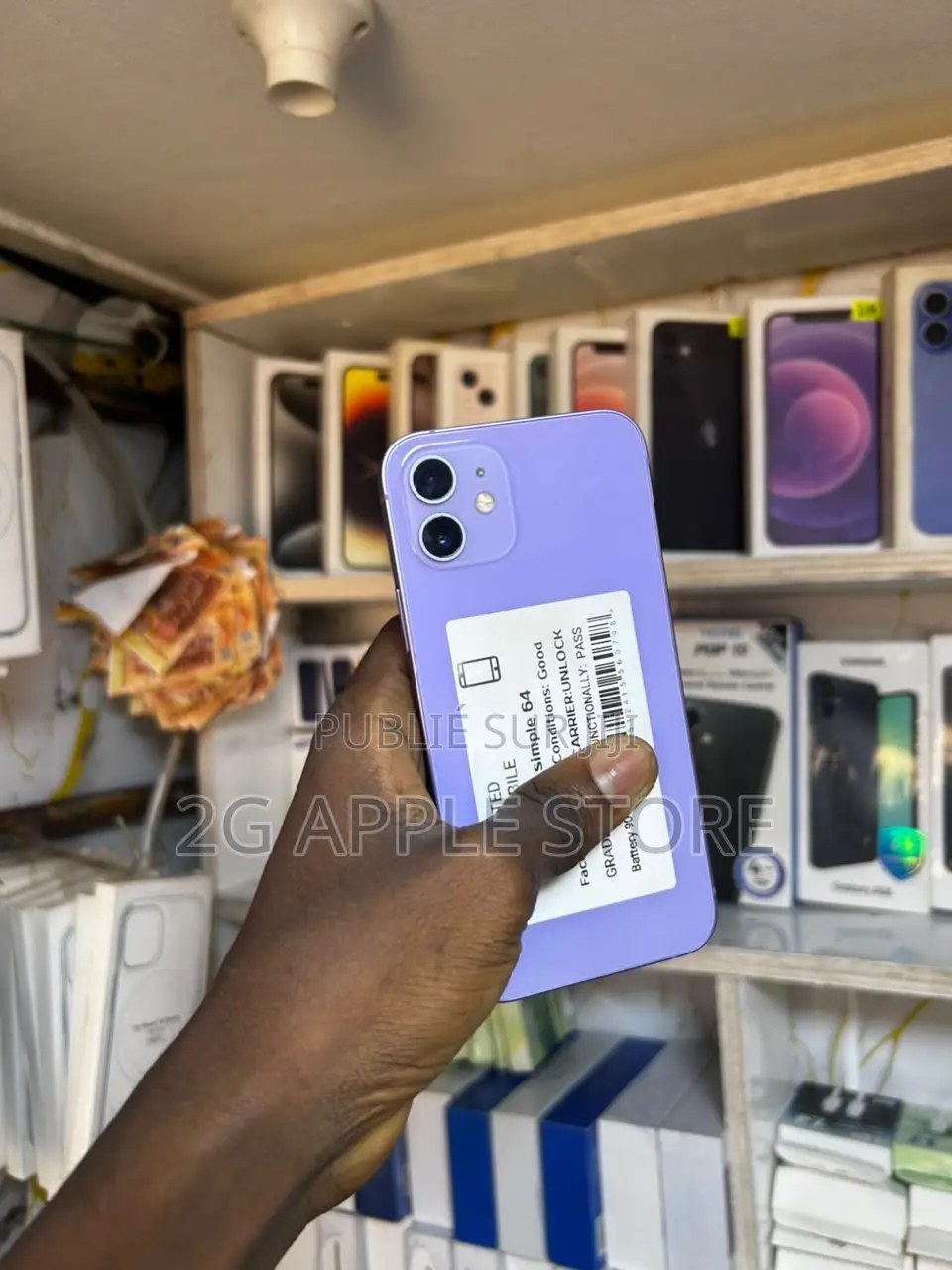Nouveau Apple iPhone 12 64 GB Violet