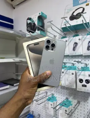 Nouveau Apple iPhone 15 Pro Max 512 GB Autre