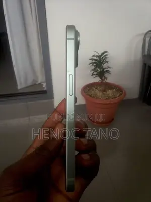 Apple iPhone 15 128 GB Vert
