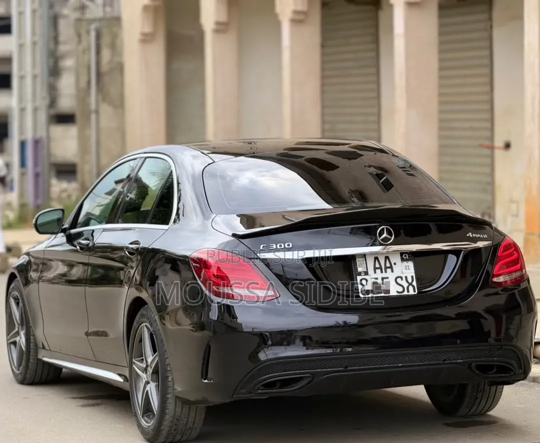 Mercedes-Benz C300 2017 Noir