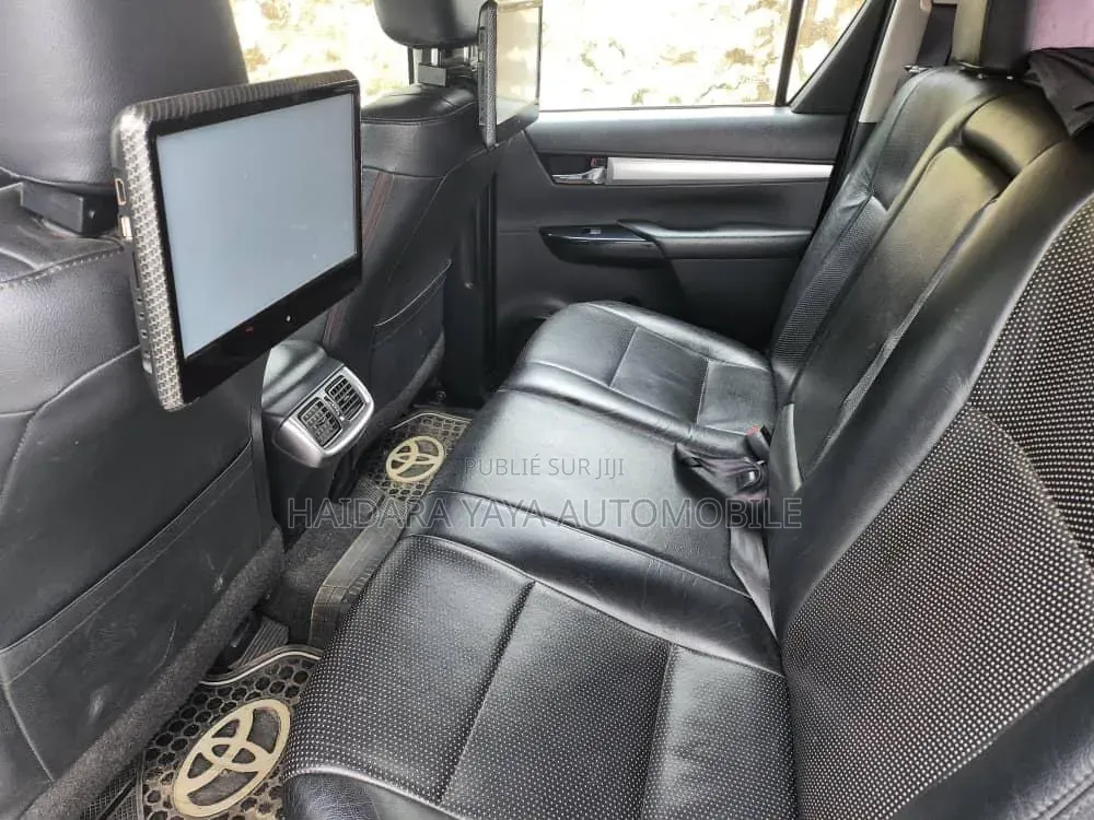 Toyota Hilux 2022 Gris