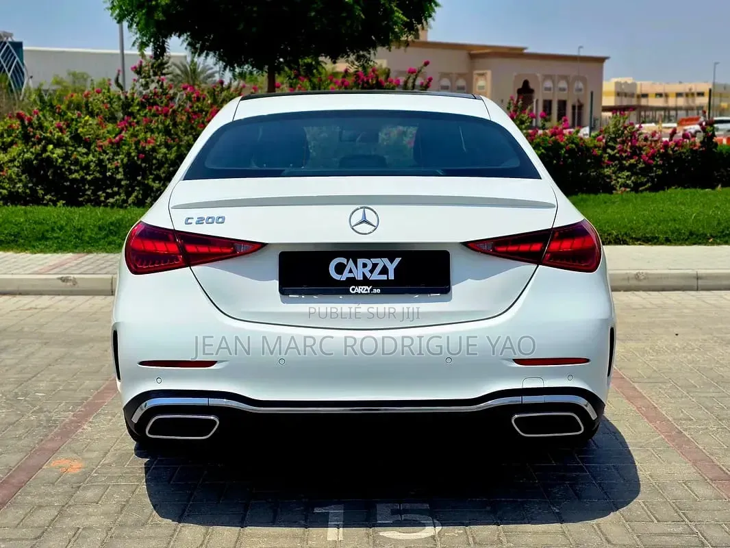 Nouveau Mercedes-Benz C-Class 2026 Blanc cassé