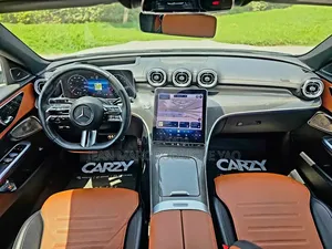 Nouveau Mercedes-Benz C-Class 2026 Blanc cassé