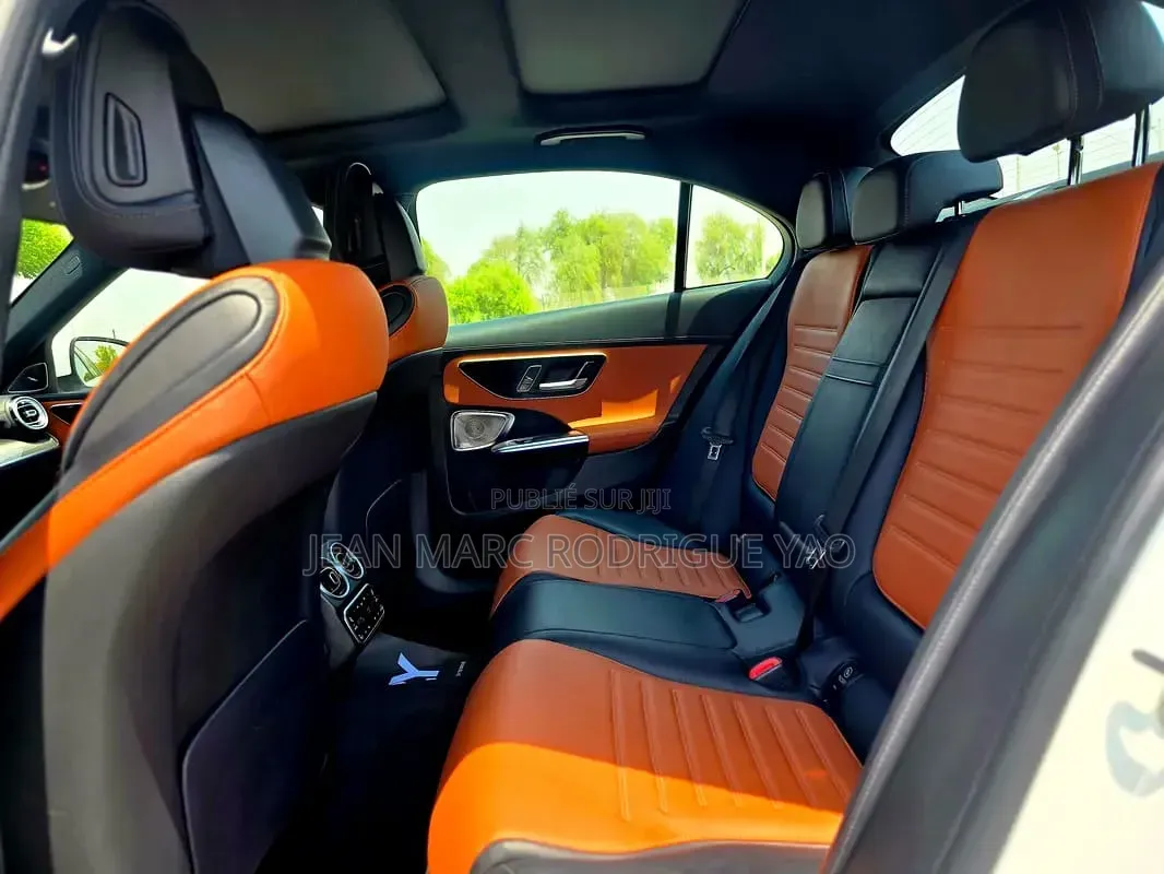Nouveau Mercedes-Benz C-Class 2026 Blanc cassé