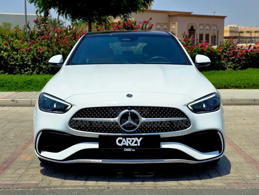 Nouveau Mercedes-Benz C-Class 2026 Blanc cassé