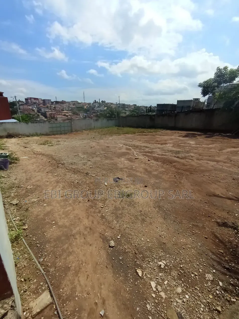 Terrain 400 M2 a Louer en Bordure