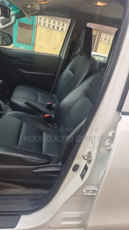 Toyota Hilux 2022 Blanc
